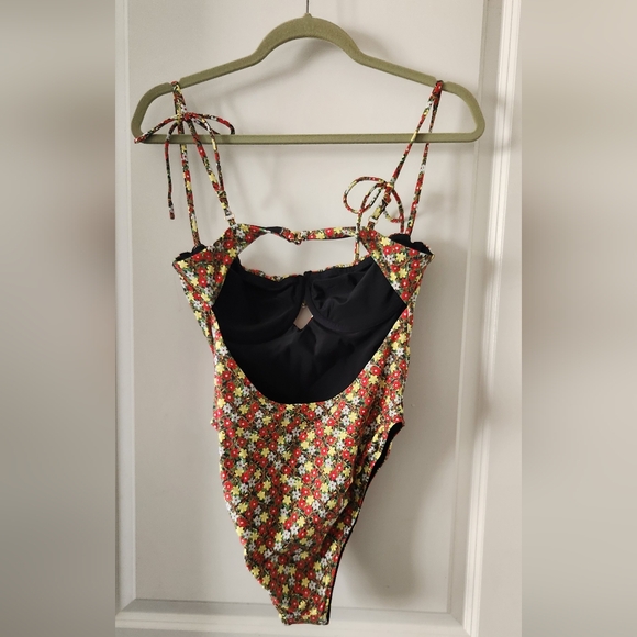 Montce Sienna Petal One Piece Swimsuit - Picture 13 of 16